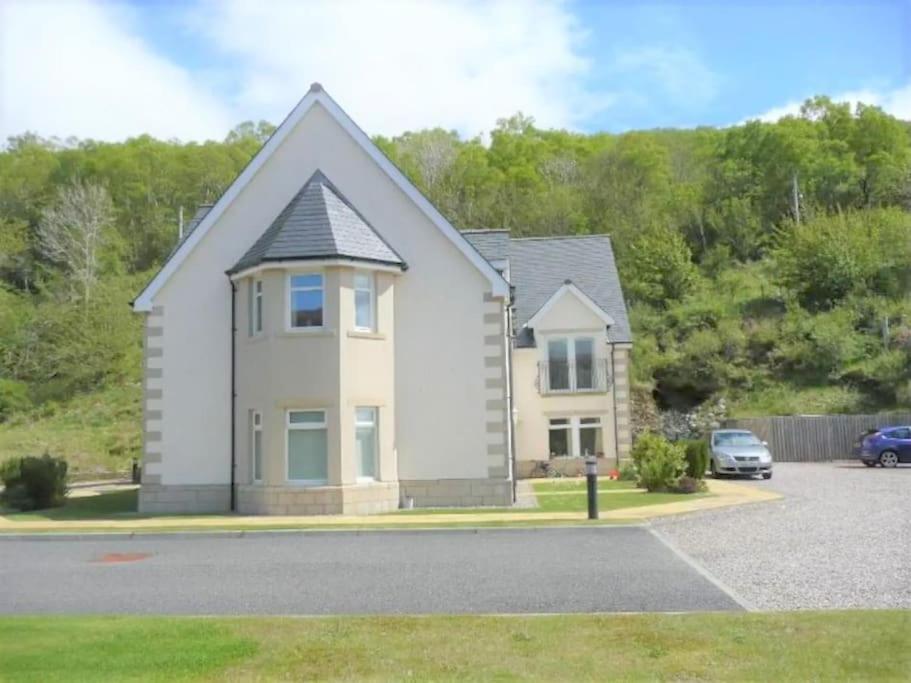 Beautiful Loch Side Apartment With Panoramic Views Fort William Exteriör bild